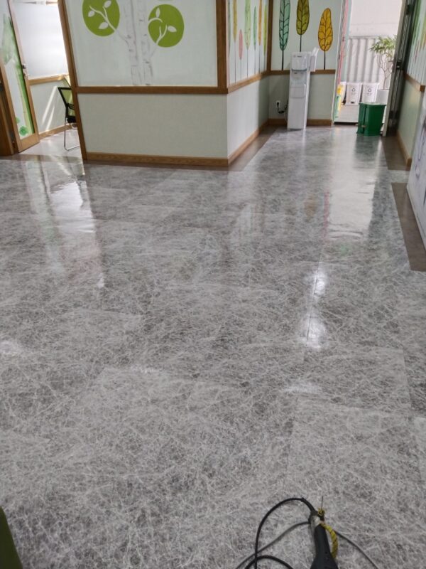 sàn vinyl chống tĩnh điện